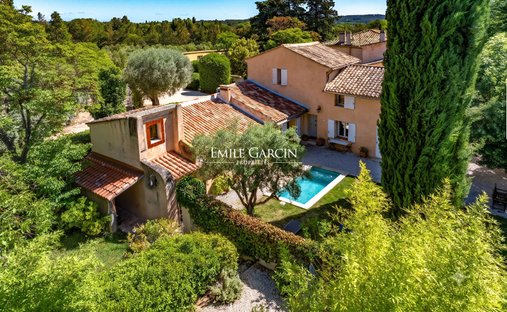 Villa in Granettes-Jauberte-Sainte Anne, Aix-en-Provence, France 1