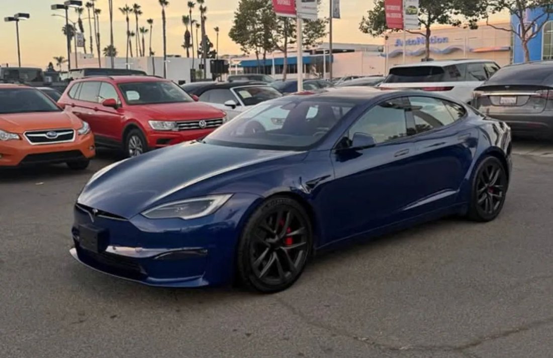 Sedan in Costa Mesa, CA, United States 3 - 18161074