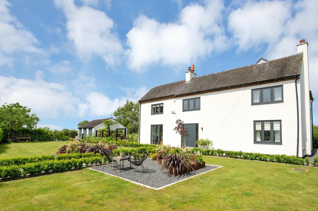 House in Derbyshire, England 1 - 18162645