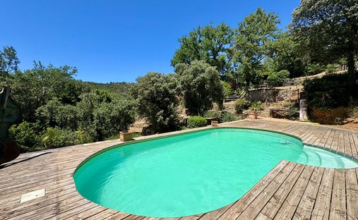 Villa in Cabasse, Provence-Alpes-Côte d'Azur, France 1