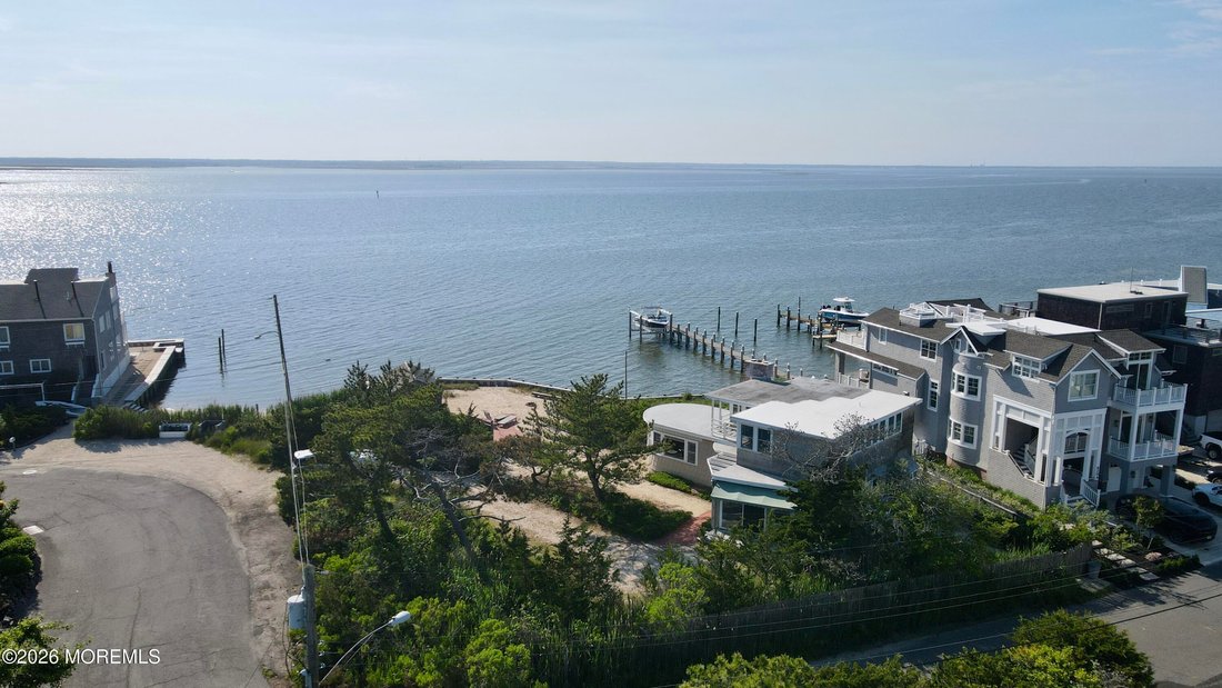 House in Ship Bottom, New Jersey, United States 4 - 18159619