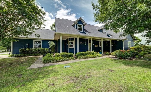 House in Krum, Texas, United States 1