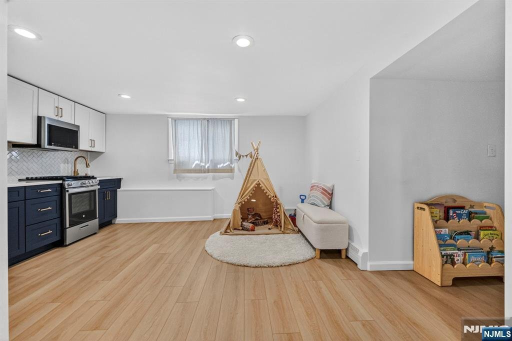 Apartment in Cliffside Park, New Jersey, United States 3 - 18156380