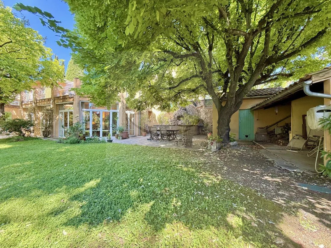 Townhouse in Comtale-Cente-Cours Mirabeau, Aix-en-Provence, France 3 - 18156404