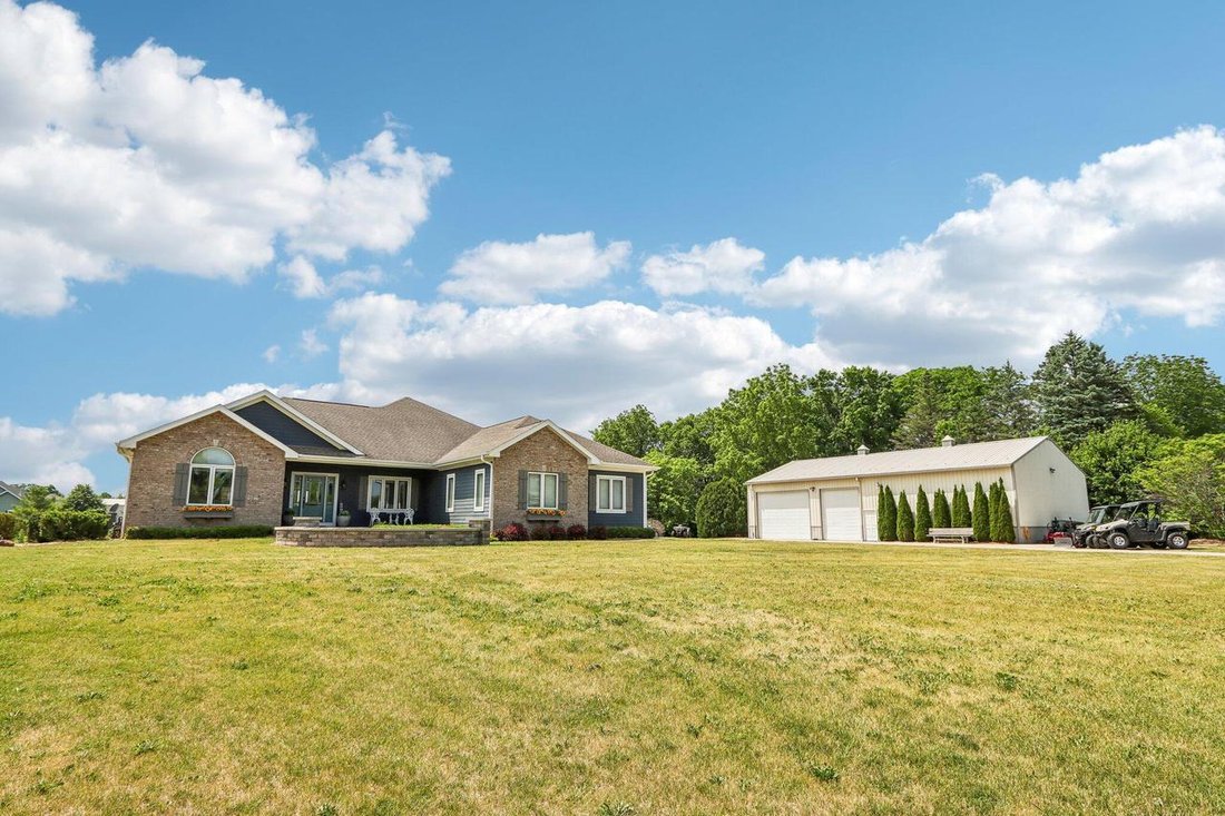House in Caledonia, Wisconsin, United States 3 - 18154673
