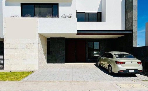 House in Santiago de Querétaro, Querétaro, Mexico 1