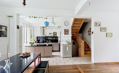 House in Peri, Joinville-le-Pont, France 1