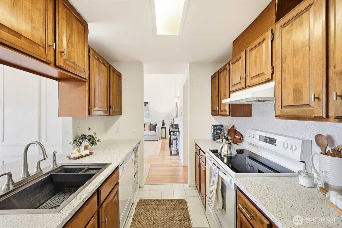 Condo in Seattle, Washington, United States 5 - 17301259
