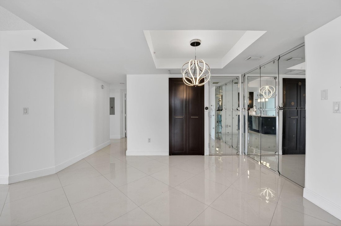 Condo in Miami, Florida, United States 5 - 17551423