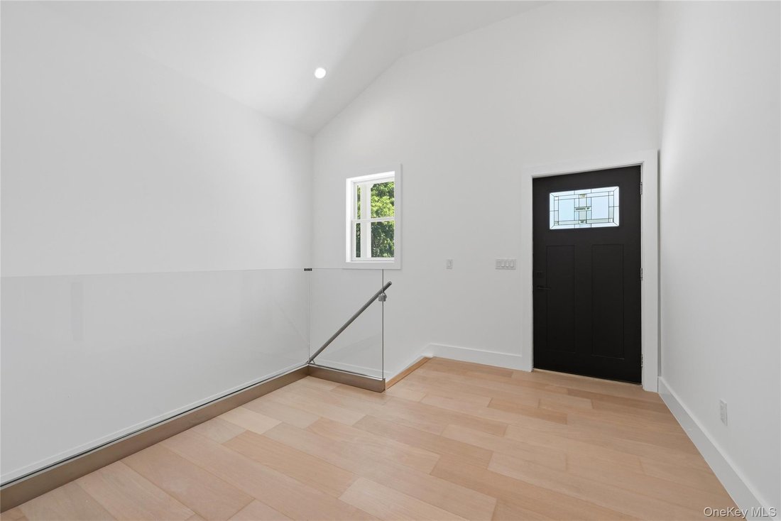 Condo in Westhampton, New York, United States 4 - 18164852
