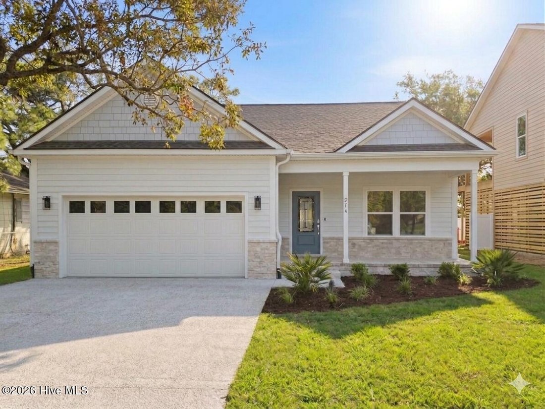 House in Oak Island, North Carolina, United States 1 - 18155384