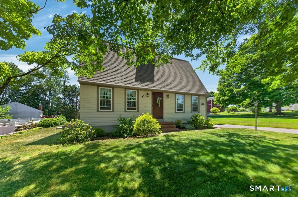 House in Wallingford, Connecticut, United States 2 - 18160372
