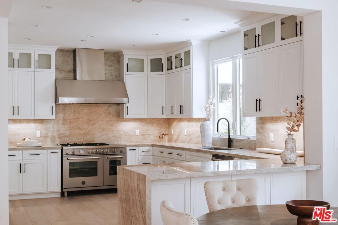 Condo in Los Angeles, California, United States 3 - 17491552