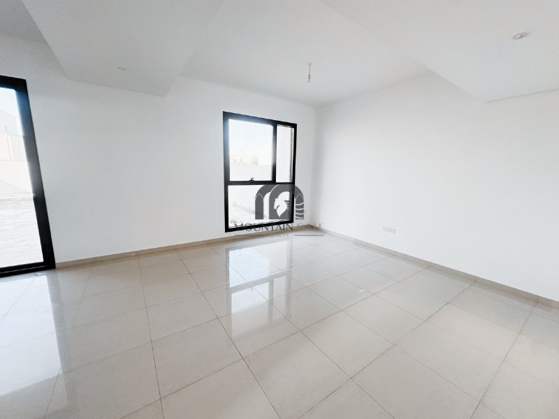 Townhouse in Al Suyoh Suburb, Sharjah Emirate, United Arab Emirates 2 - 18156344