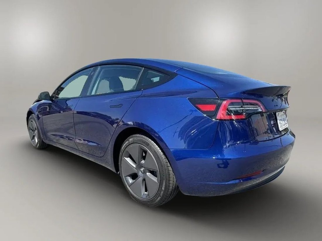 Sedan in Riverside, CA, United States 4 - 18170343