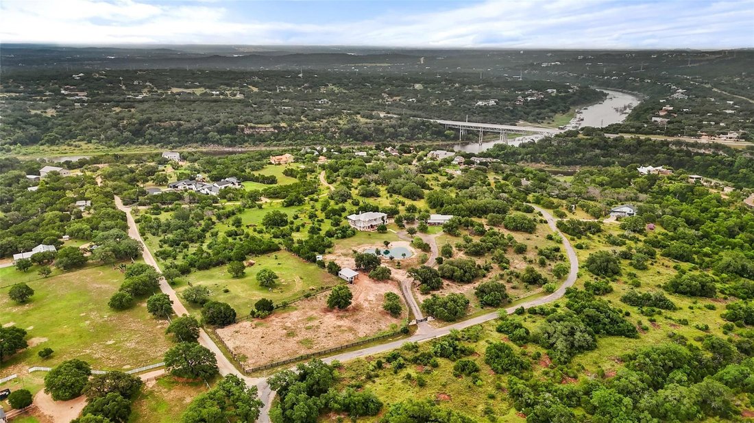 House in Spicewood, Texas, United States 5 - 18161722