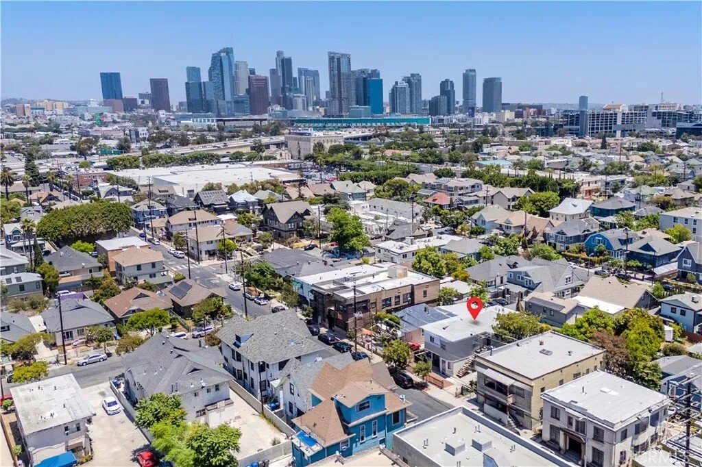 Los Angeles, California, United States 4 - 18162684