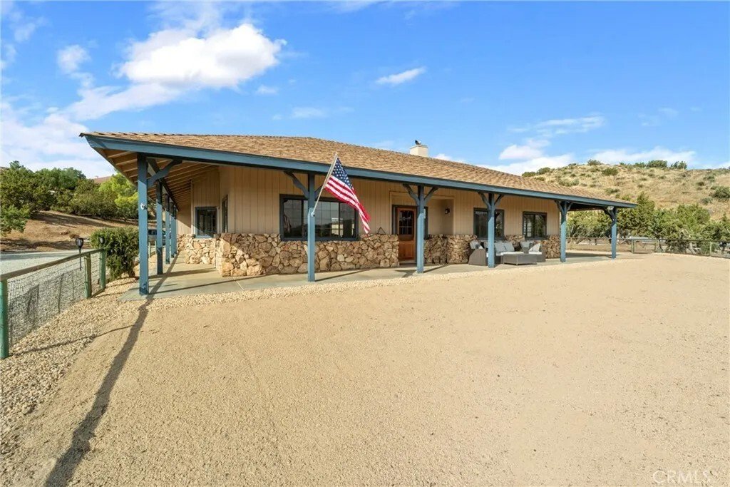 House in Santa Clarita, California, United States 3 - 18162703