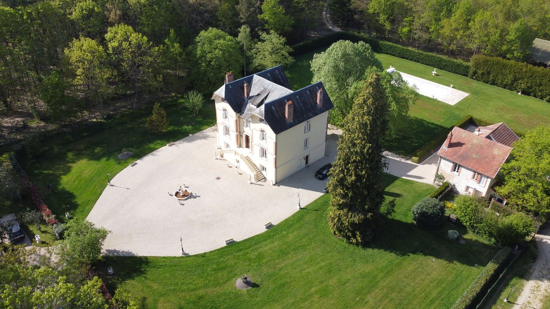 Villa in Sainte-Montaine, Centre-Val de Loire, France 1 - 18165933