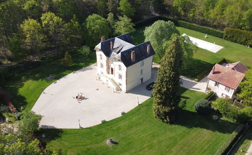 Villa in Sainte-Montaine, Centre-Val de Loire, France 1