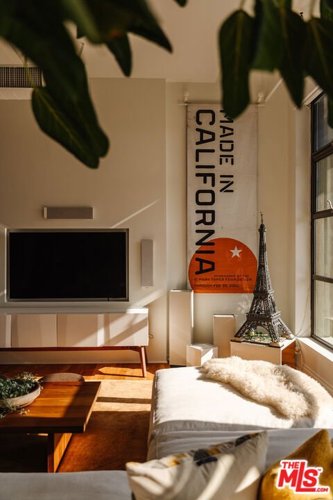 Condo in Los Angeles, California, United States 2 - 18159690