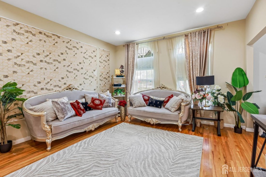 House in Metuchen, New Jersey, United States 4 - 18161607