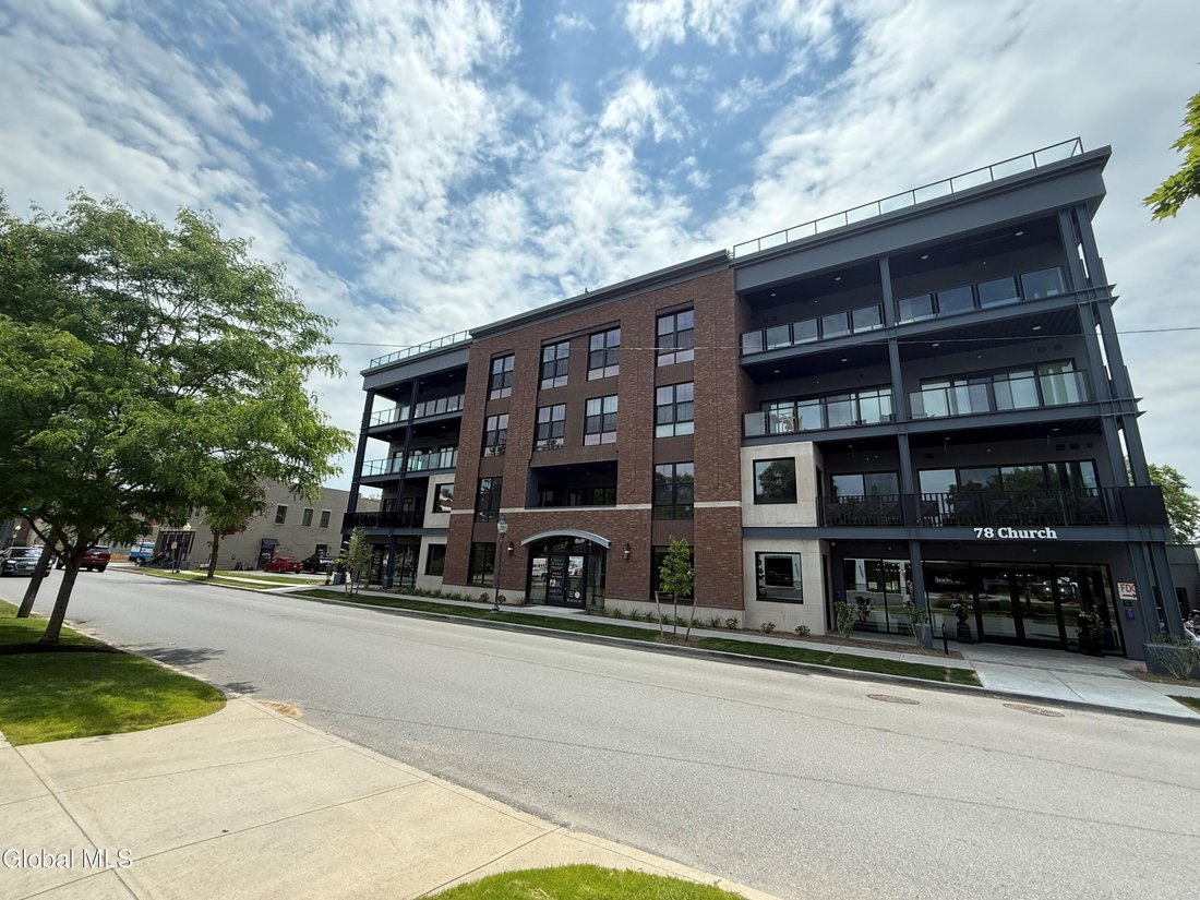 Condo in Saratoga Springs, New York, United States 1 - 16922927