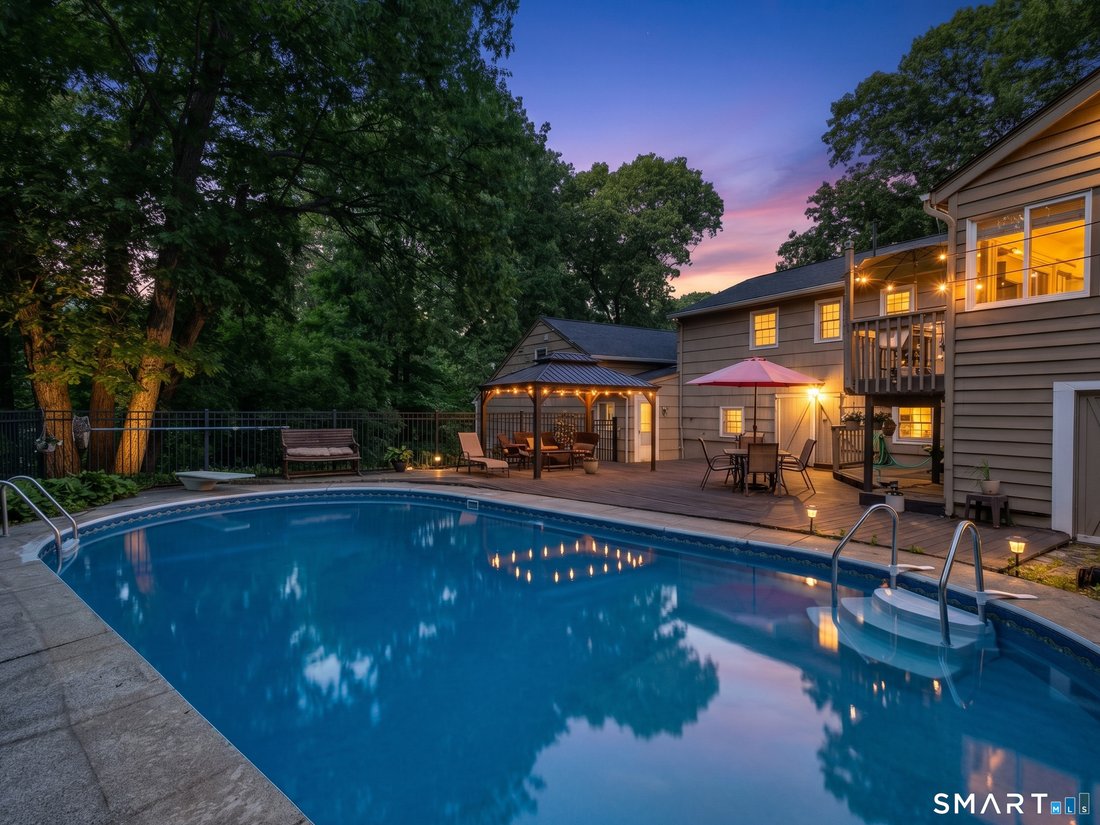 House in Shelton, Connecticut, United States 5 - 18162775