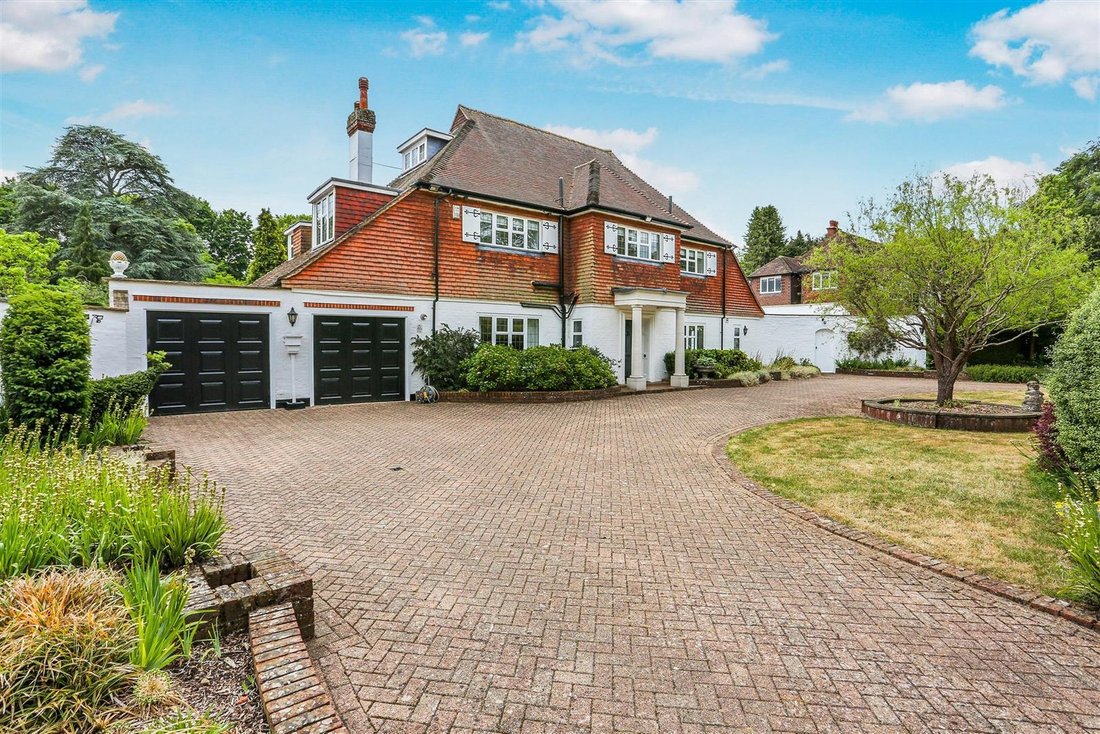 House in London Borough of Sutton, England 1 - 18154449