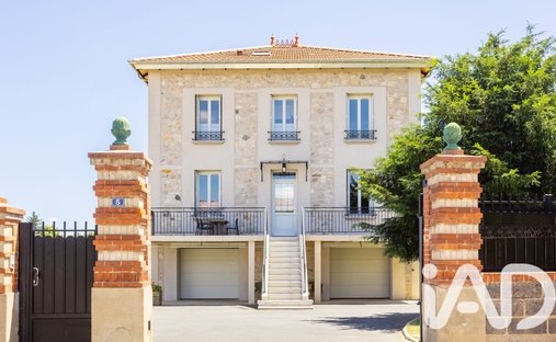 House in Saint-Marcellin-en-Forez, Auvergne-Rhône-Alpes, France 1