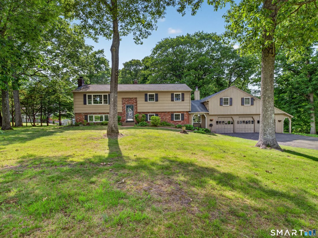 House in Shelton, Connecticut, United States 1 - 18162775