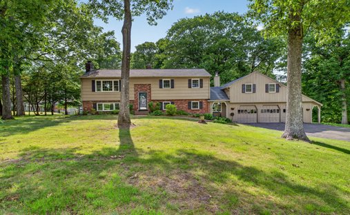 House in Shelton, Connecticut, United States 1