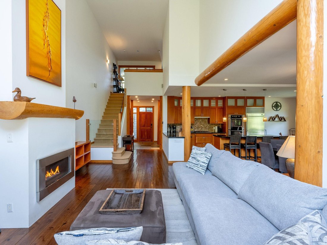 House in Whistler, British Columbia, Canada 3 - 18161709