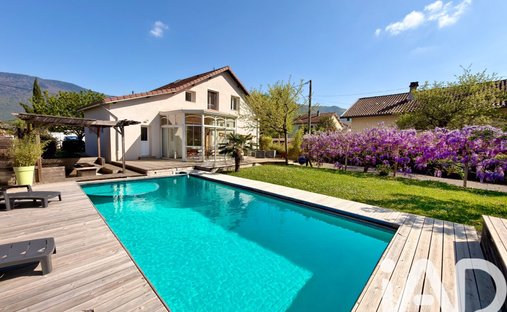 House in Centre Ville, Vif, France 1