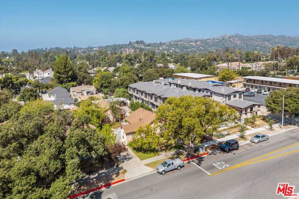 Altadena, California, United States 2 - 18159568
