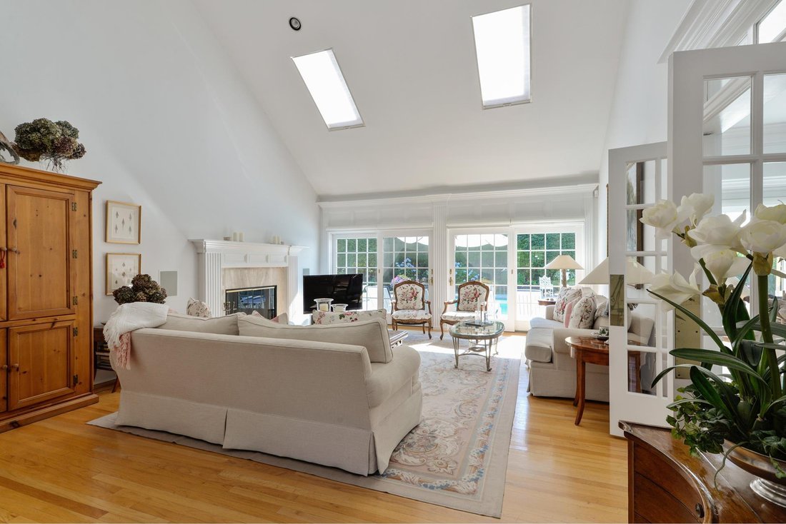 Southampton, New York, United States 4 - 15878993