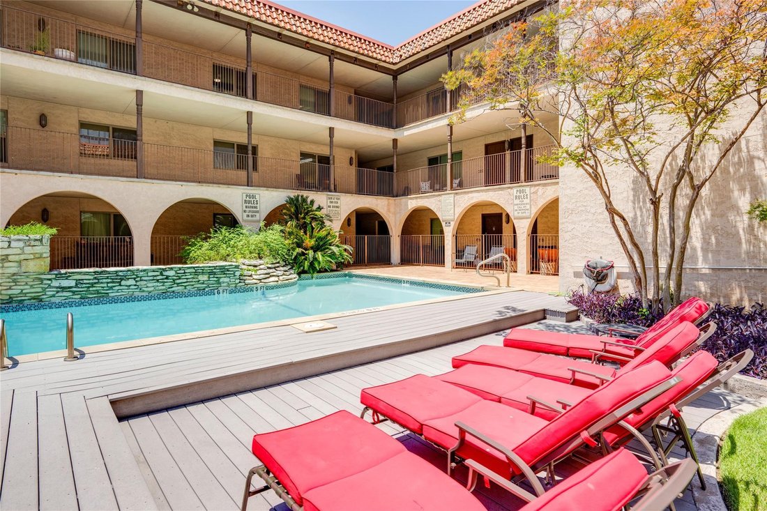 Condo in Austin, Texas, United States 3 - 18158489