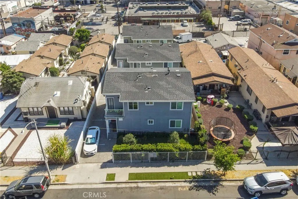 Los Angeles, California, United States 2 - 18158730
