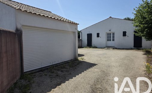 House in Dolus-d'Oleron, Nouvelle-Aquitaine, France 1