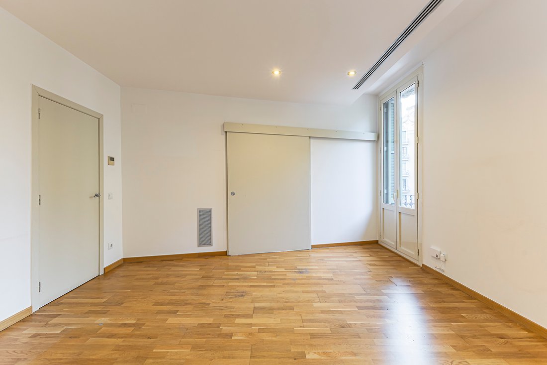Apartment in Eixample, Barcelona, Spain 4 - 18158975