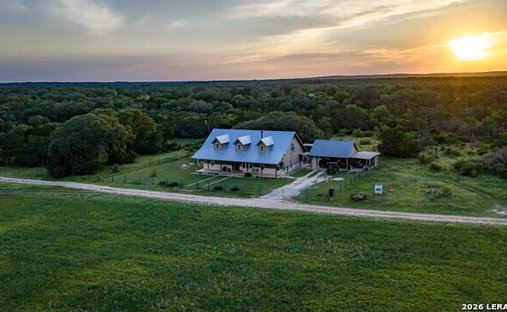 Farm Ranch in Hondo, Texas, United States 1