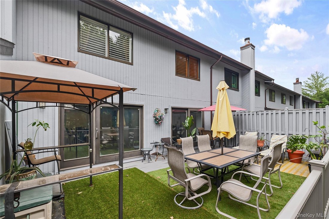 Condo in Jericho, New York, United States 4 - 18019517