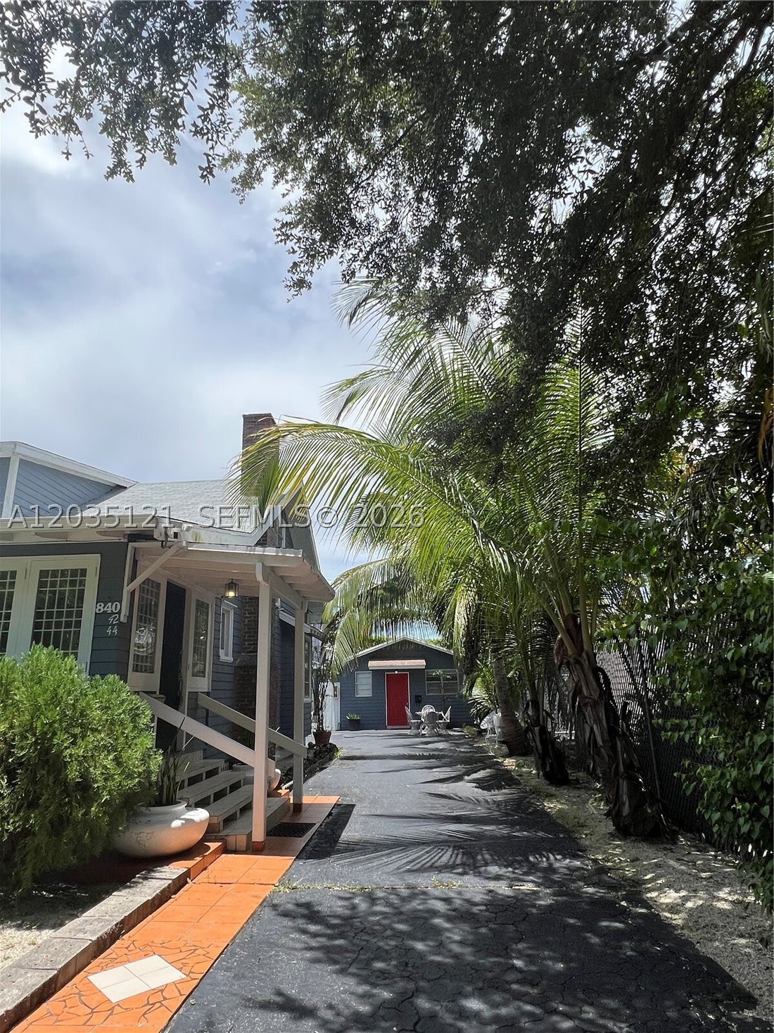 Miami, Florida, United States 3 - 18155525