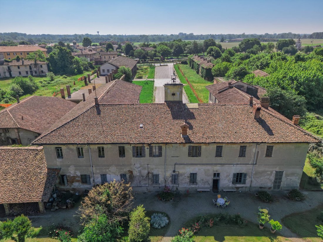 Villa in Rozzano, Lombardy, Italy 2 - 18161476