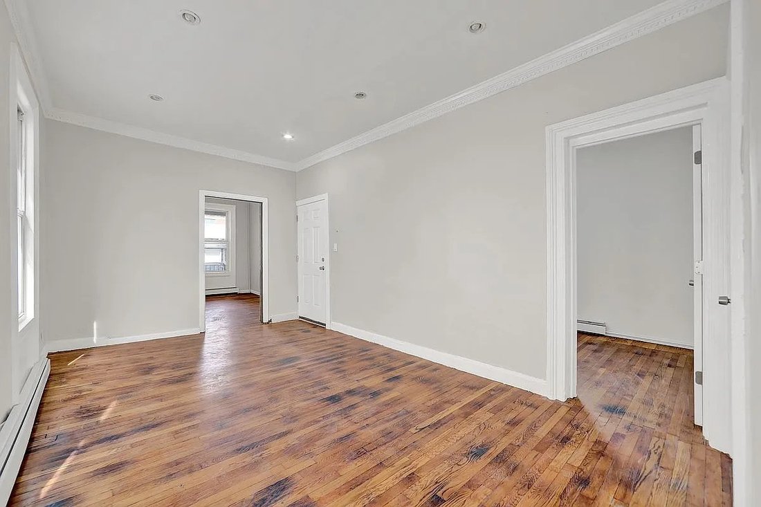House in New York, New York, United States 4 - 18154386