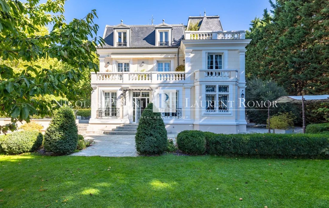 Estate in Marine, Maisons-Laffitte, France 4 - 18155648