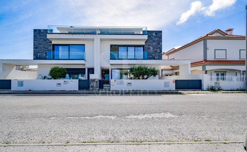 House in Atouguia da Baleia, Leiria District, Portugal 1