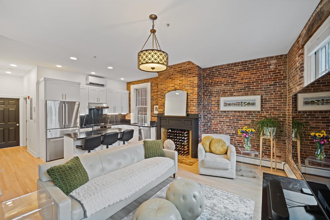 Condo in Portsmouth, New Hampshire, United States 4 - 18160438