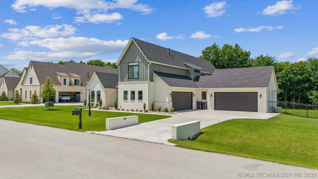 House in Owasso, Oklahoma, United States 1 - 18165143