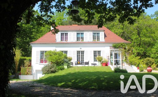 House in Saint-Remy-l'Honore, Ile-de-France, France 1